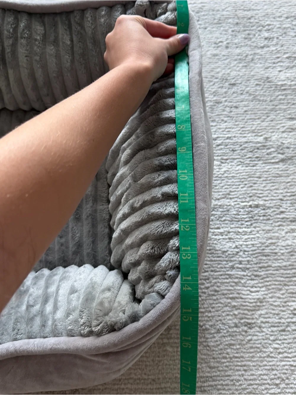 gray dog/cat bed with ribbed texture